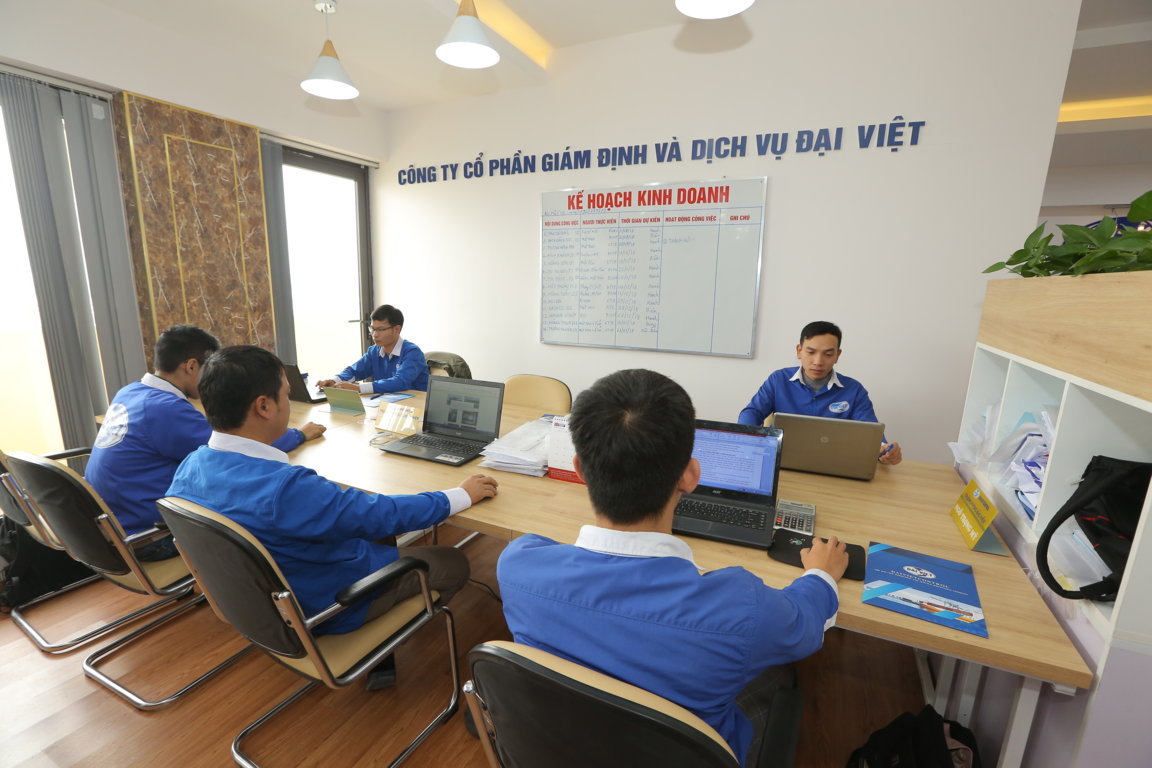 Công ty Cổ phần Giám định và Dịch vụ Đại Việt tổ chức khám sức khỏe cho nhân viên